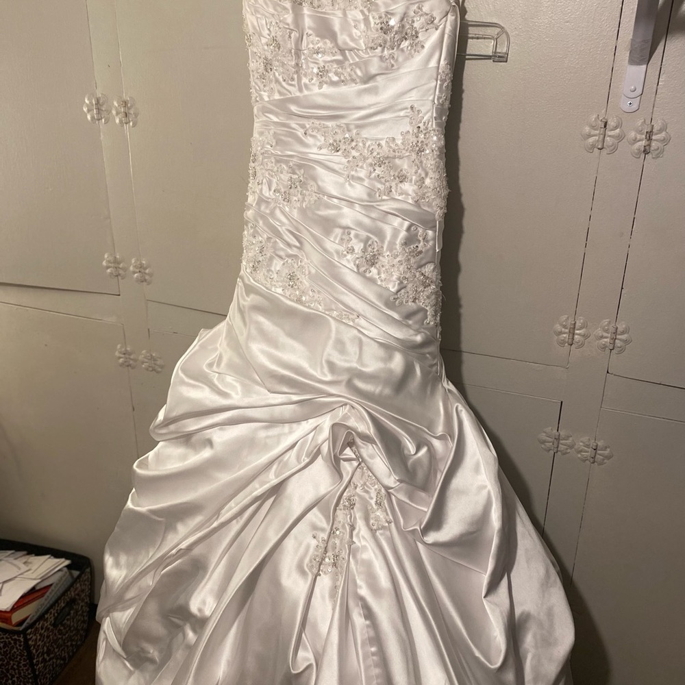 Wedding dress - Picture 6 of 6
